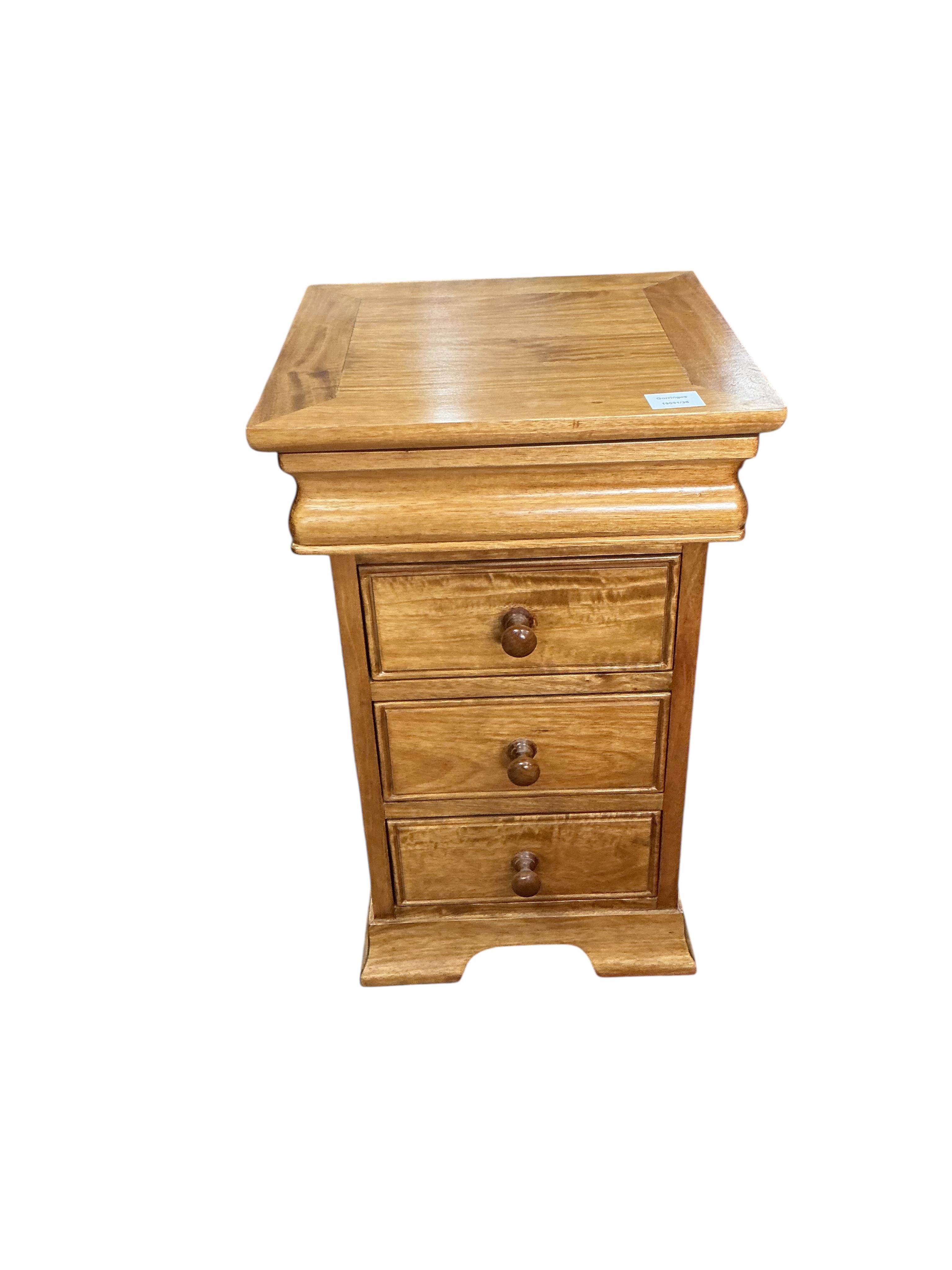 A pair of reproduction pale mahogany bedside chests, width 40cm, depth 39cm, height 65cm